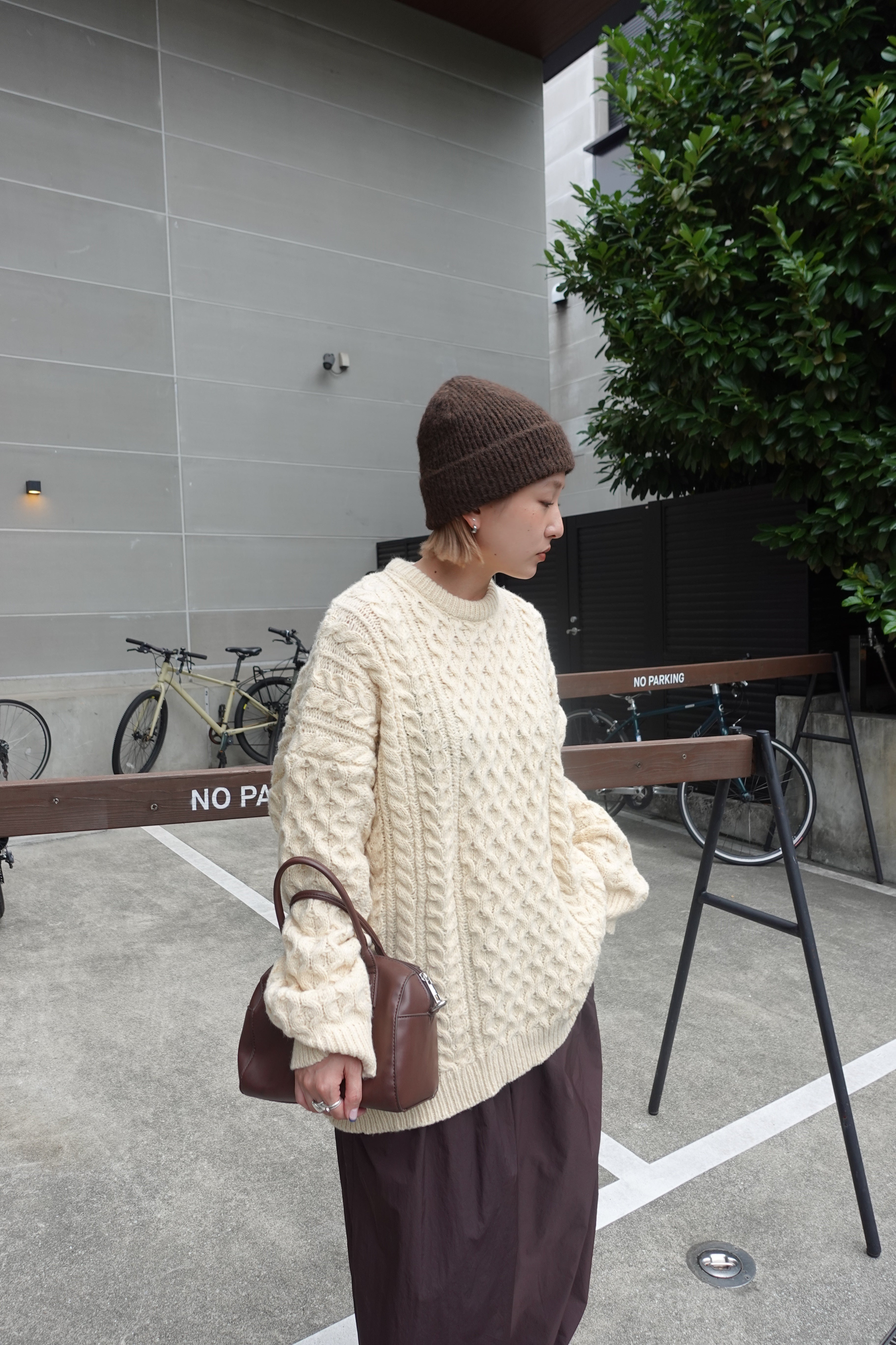 ケーブルオーバーニット