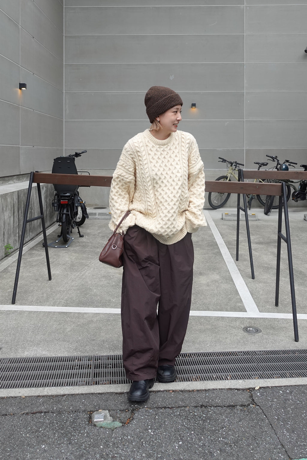 ケーブルオーバーニット