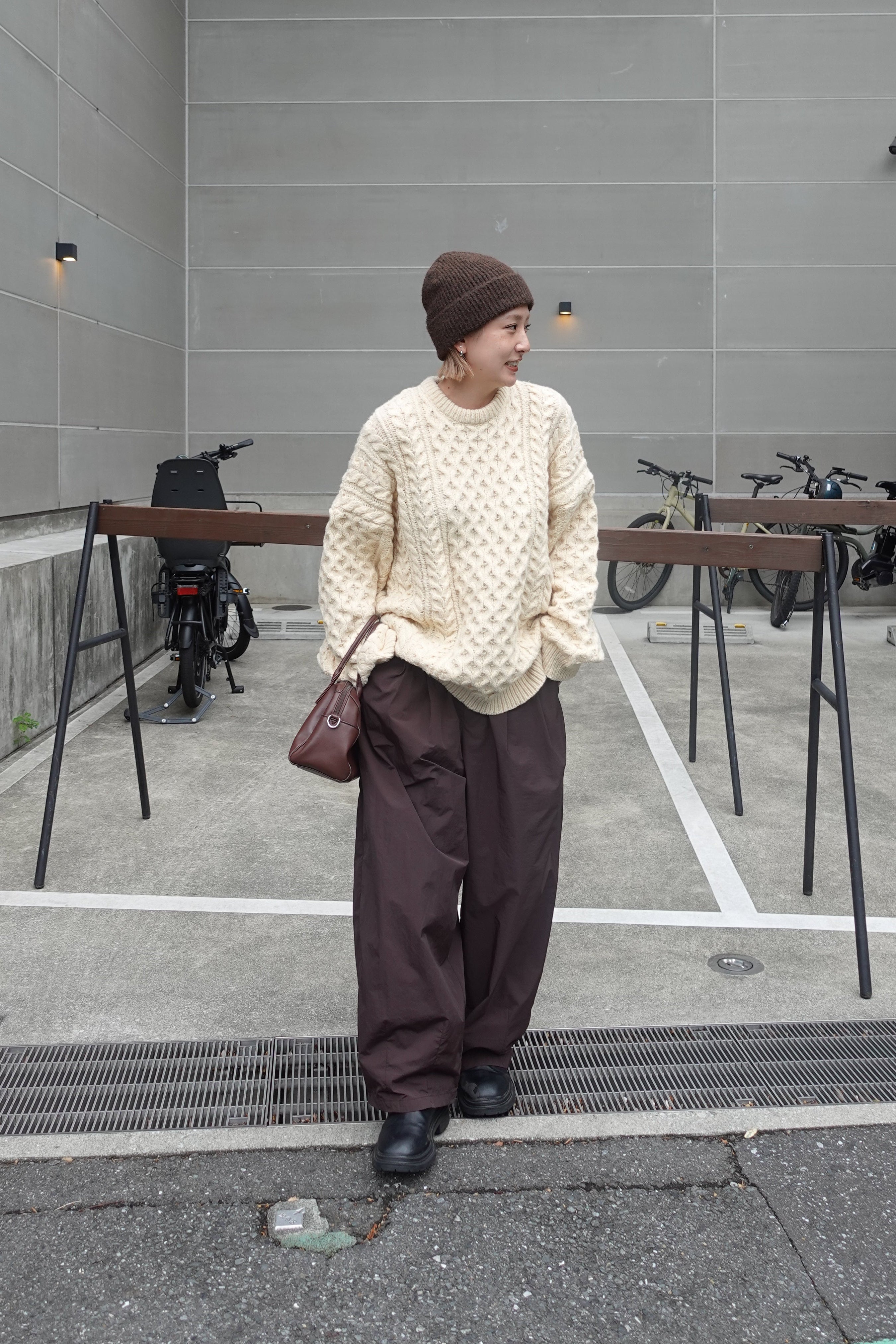 ケーブルオーバーニット