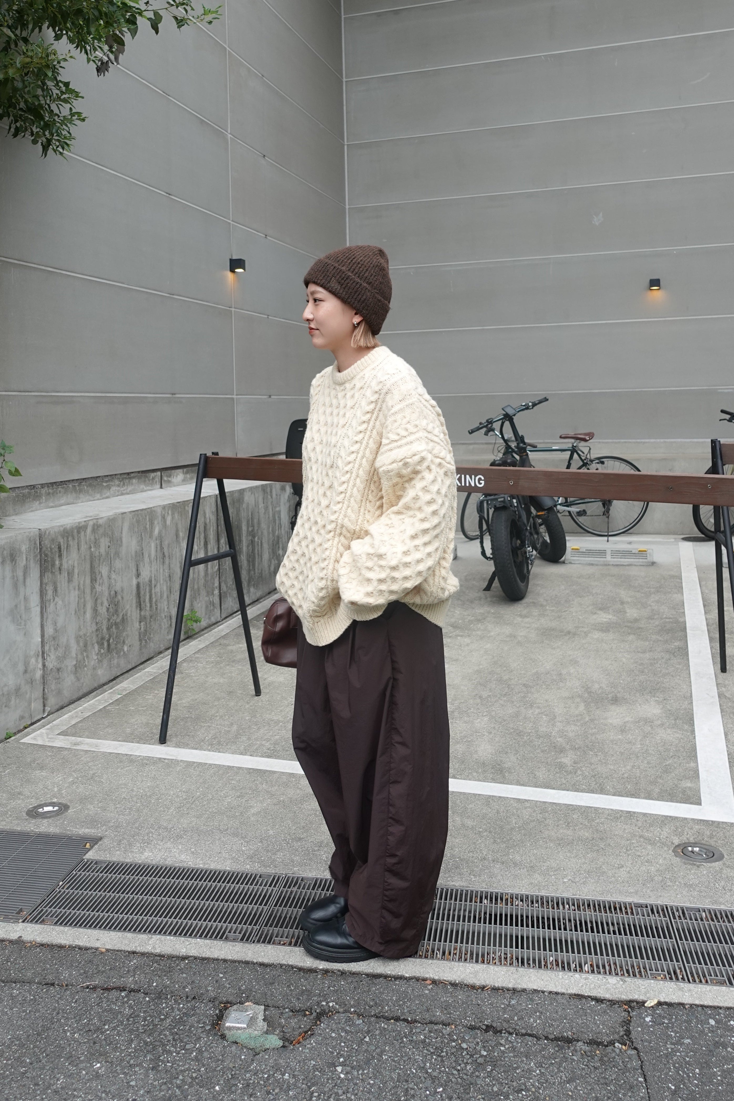 ケーブルオーバーニット