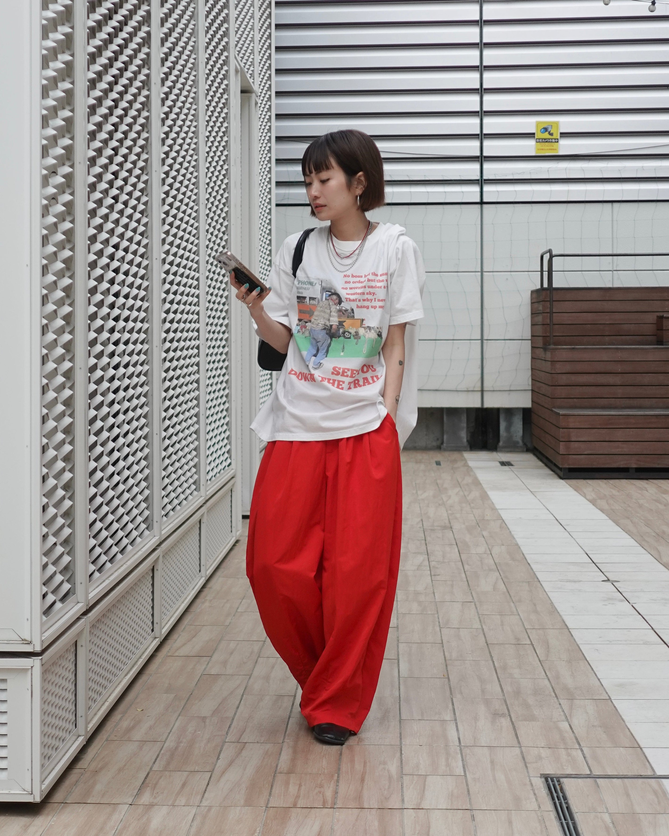 ルーズカラーロゴTee