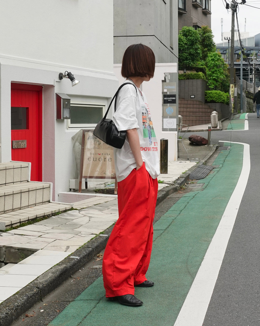ルーズカラーロゴTee