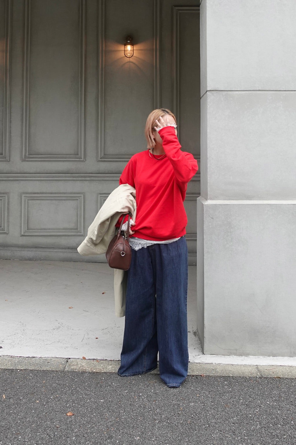 エンブロイダリールーズスウェット