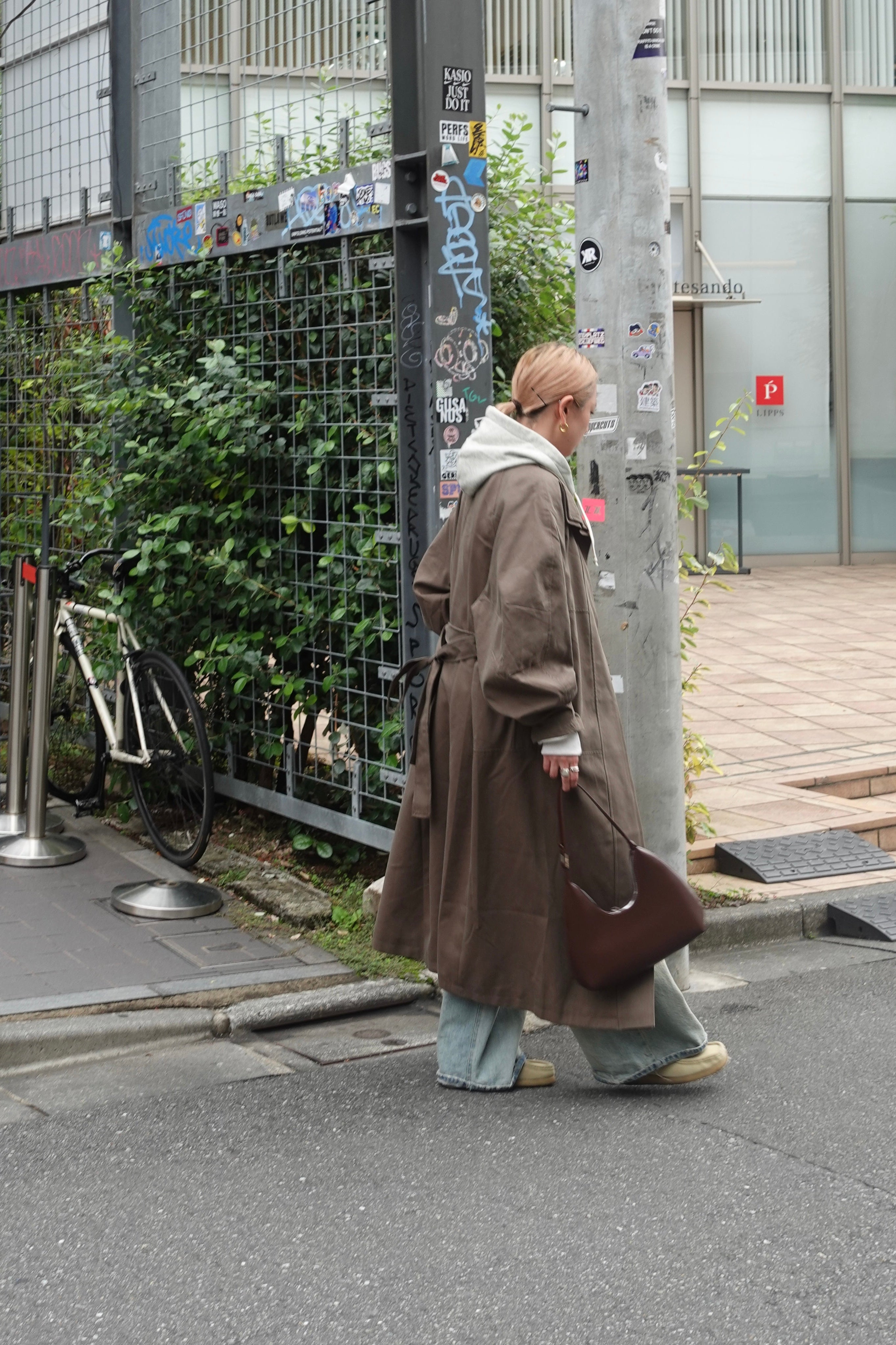オーバーロングトレンチコート