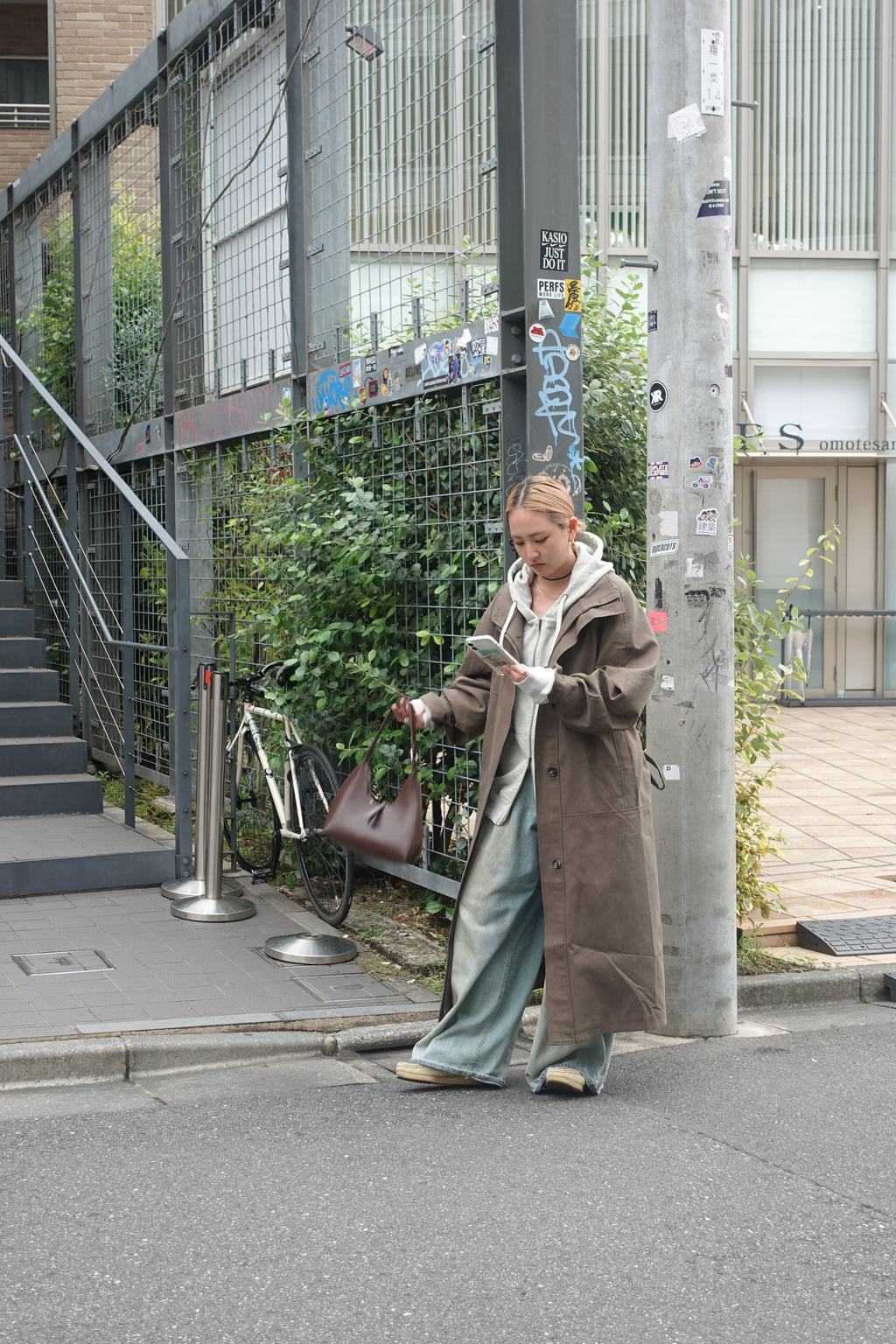 オーバーロングトレンチコート