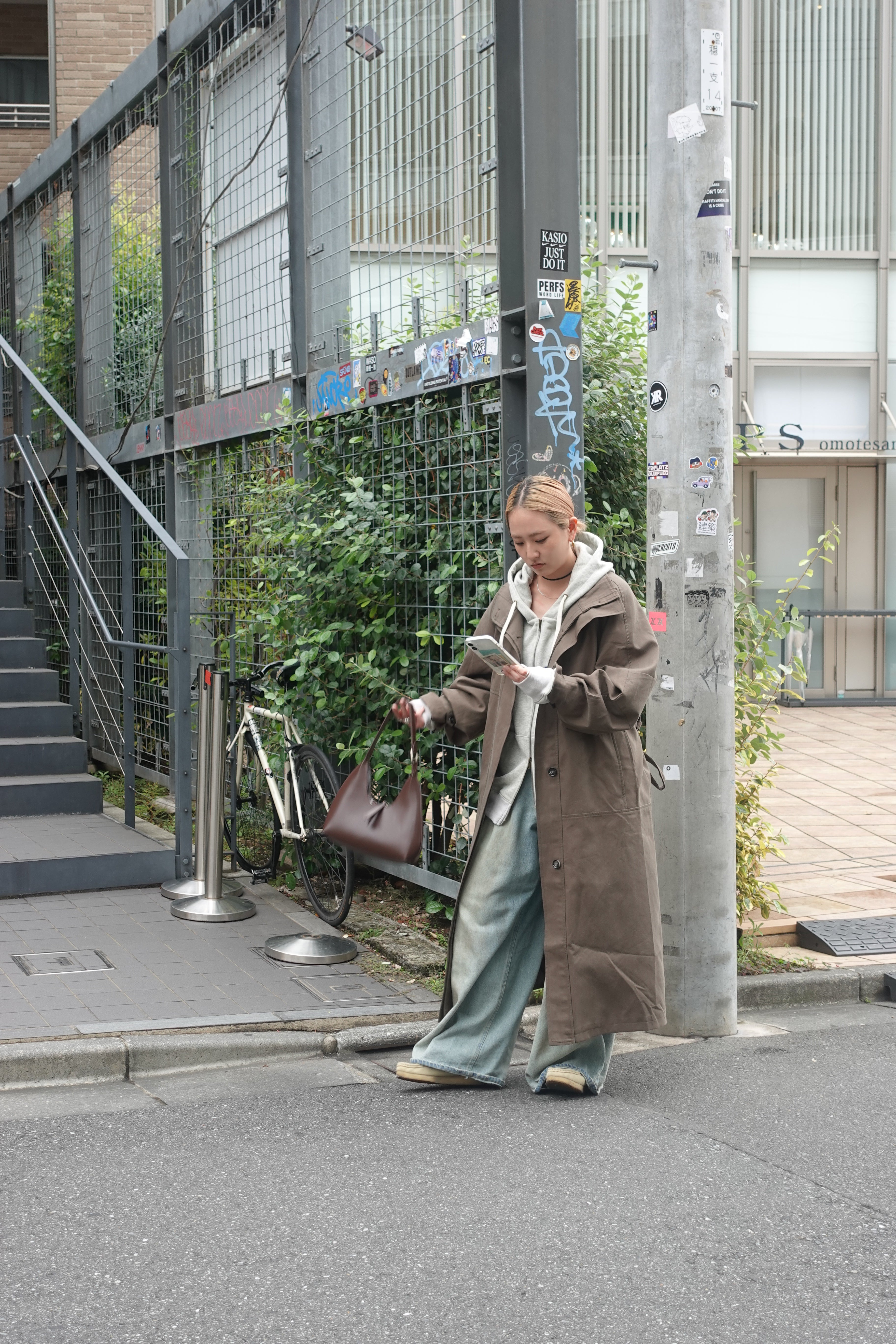 オーバーロングトレンチコート