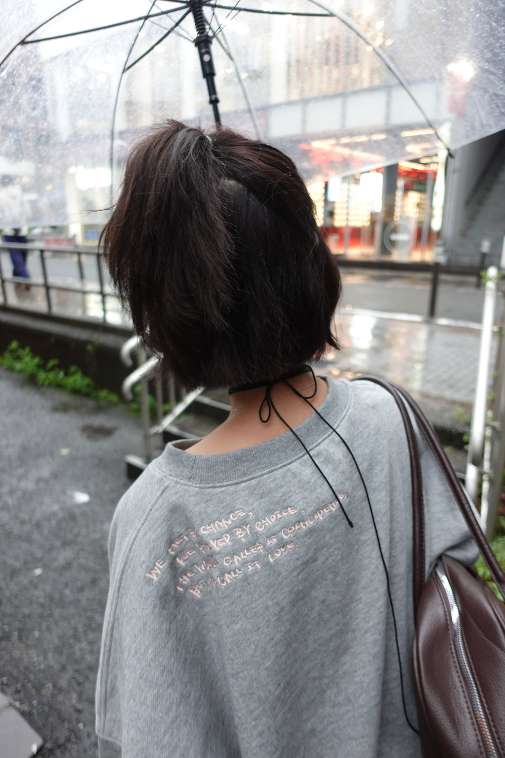 エンブロイダリールーズスウェット