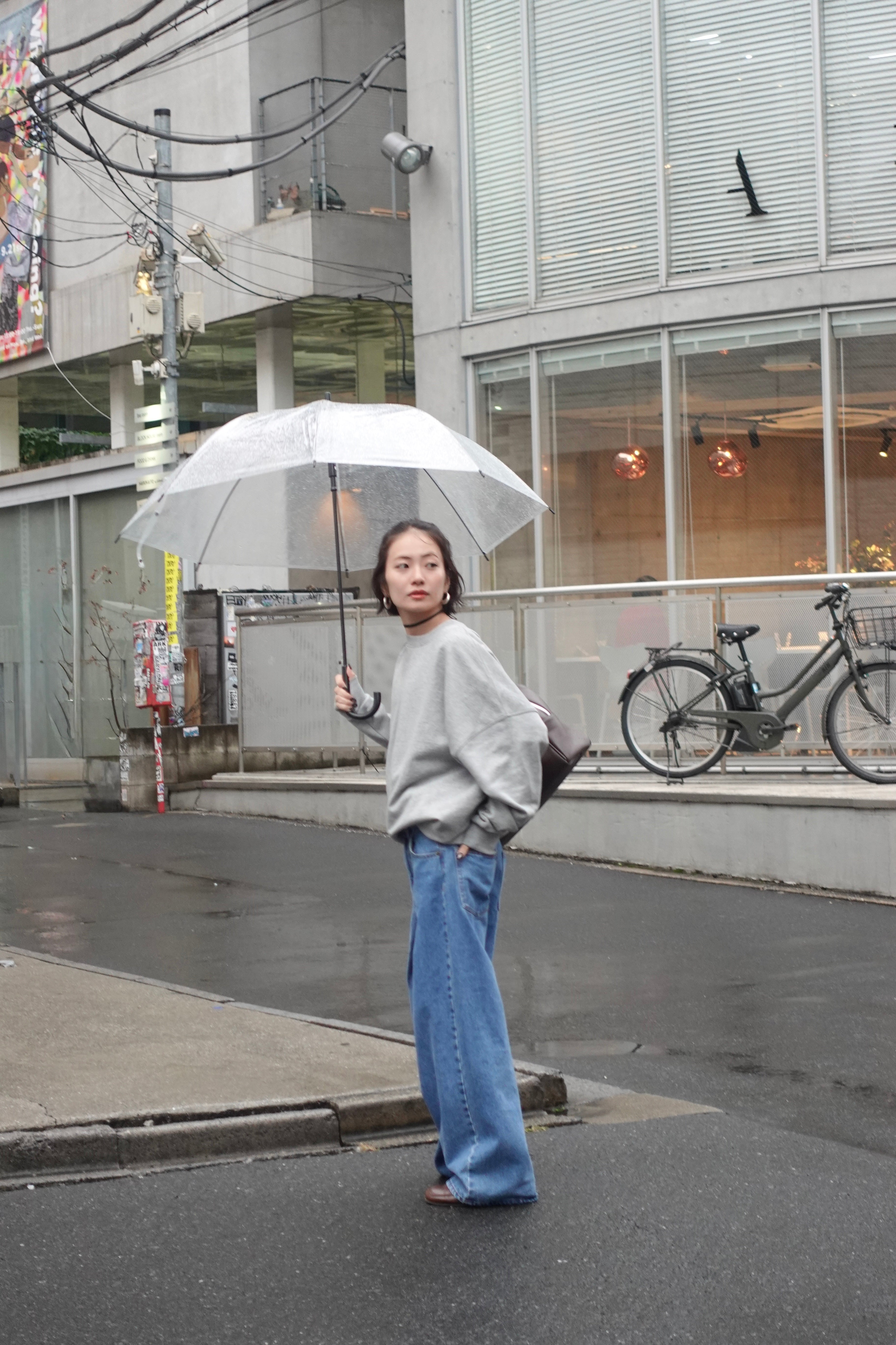 エンブロイダリールーズスウェット