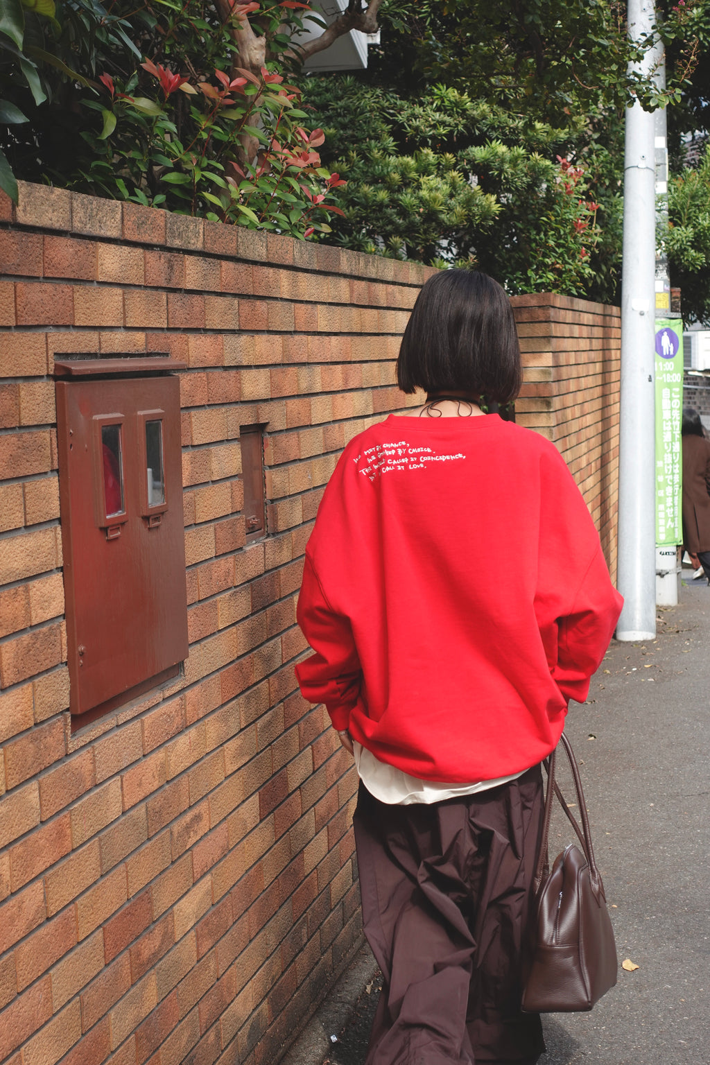 エンブロイダリールーズスウェット