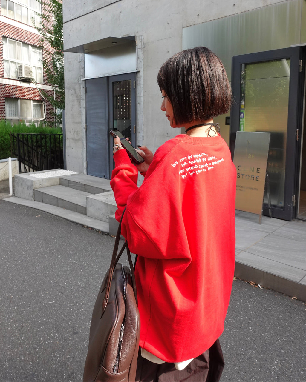 エンブロイダリールーズスウェット