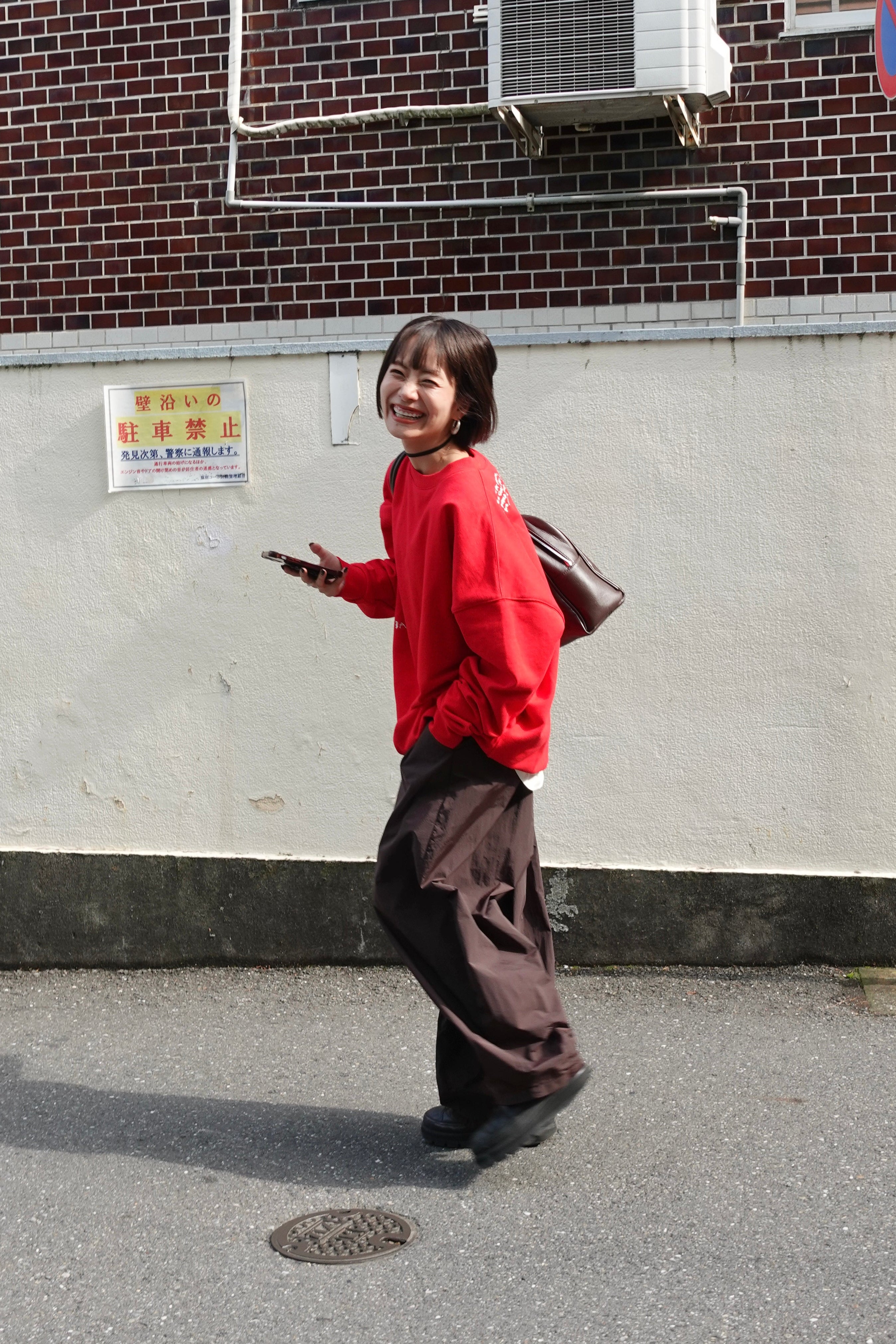 エンブロイダリールーズスウェット