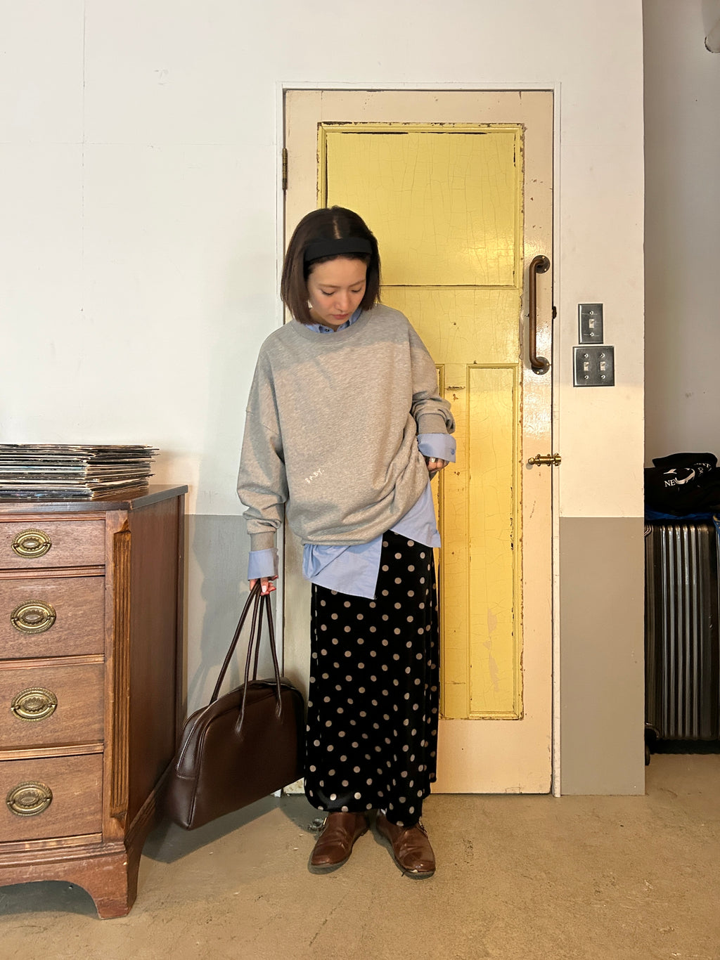 エンブロイダリールーズスウェット