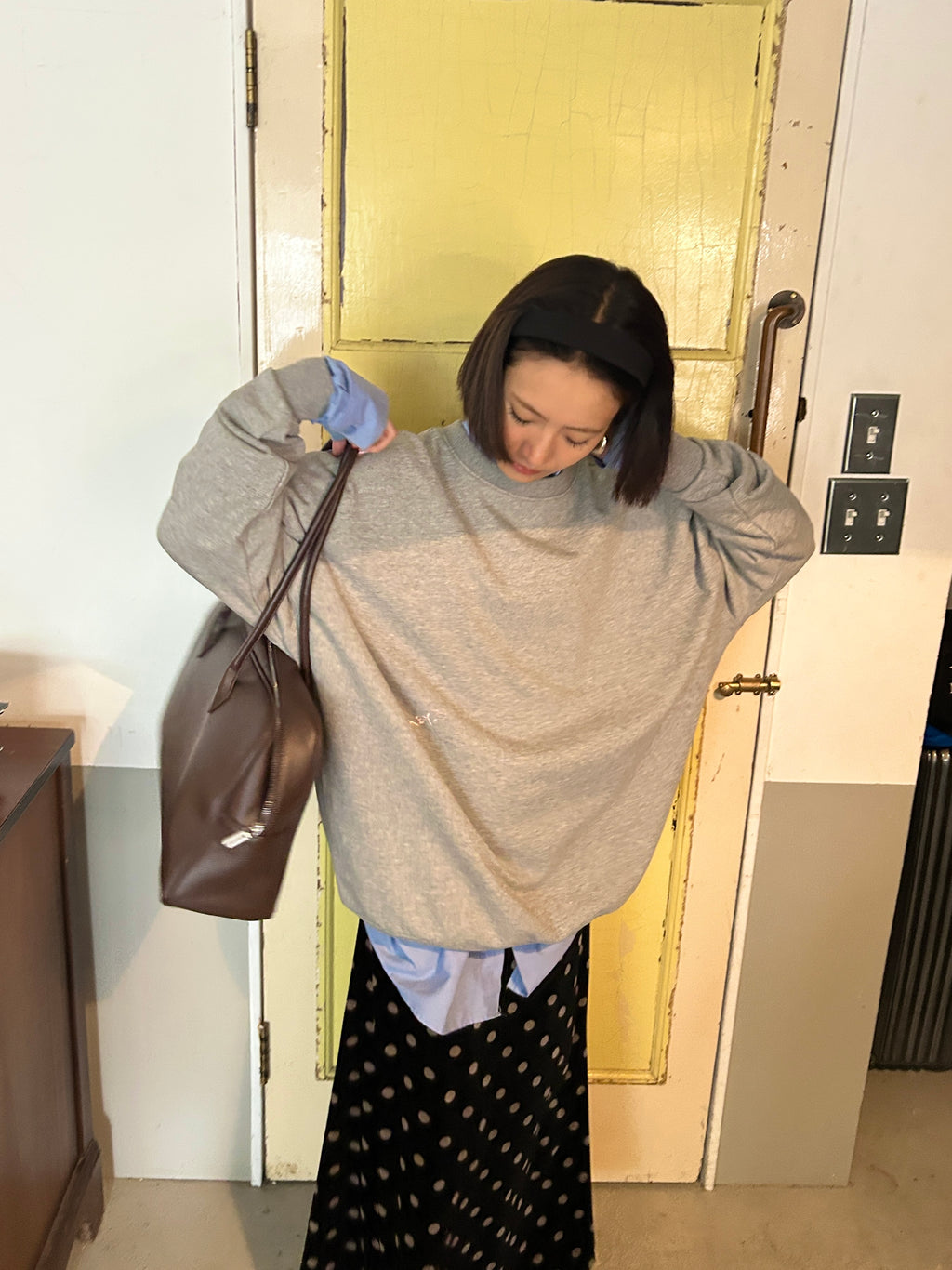 エンブロイダリールーズスウェット