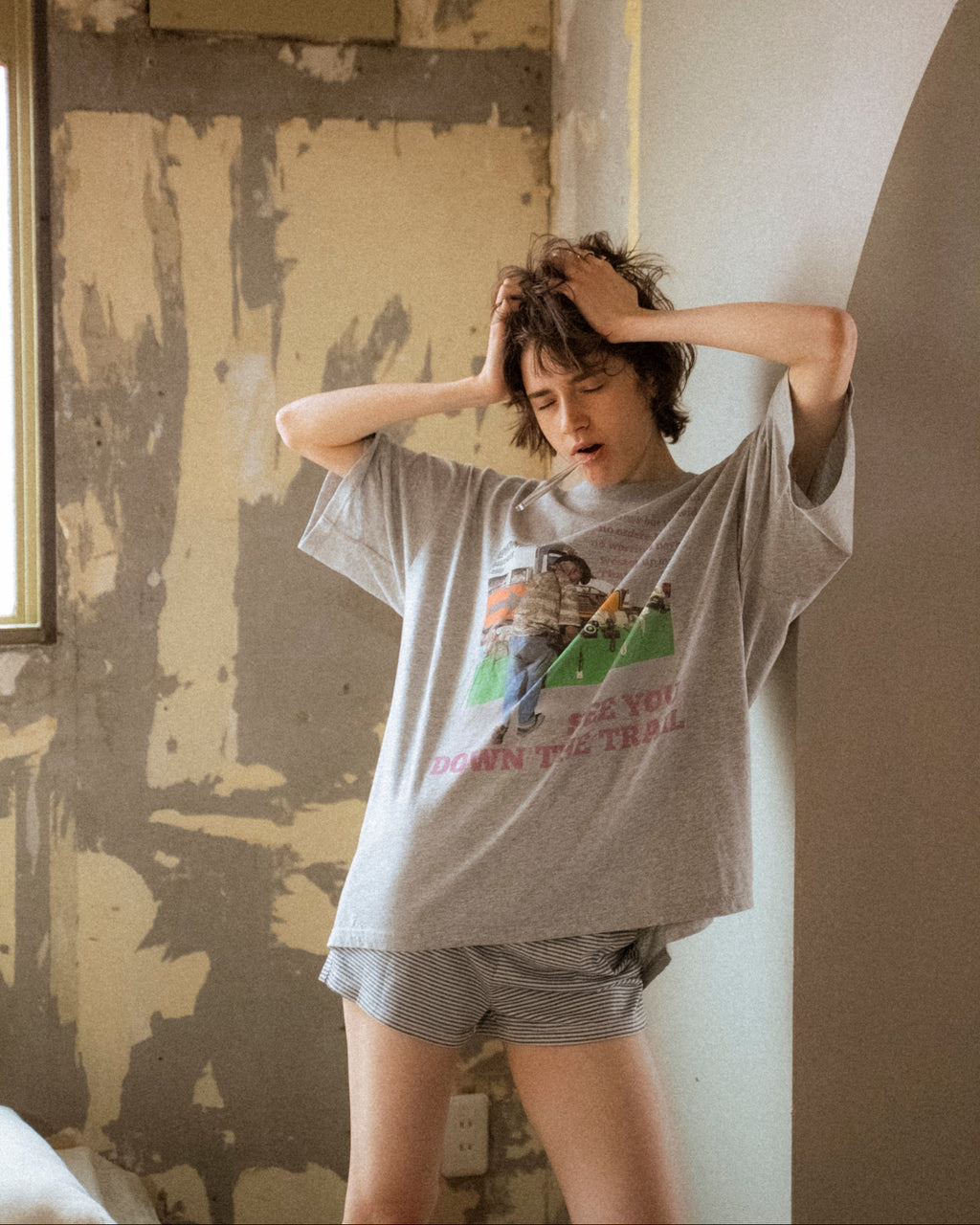 ルーズカラーロゴTee