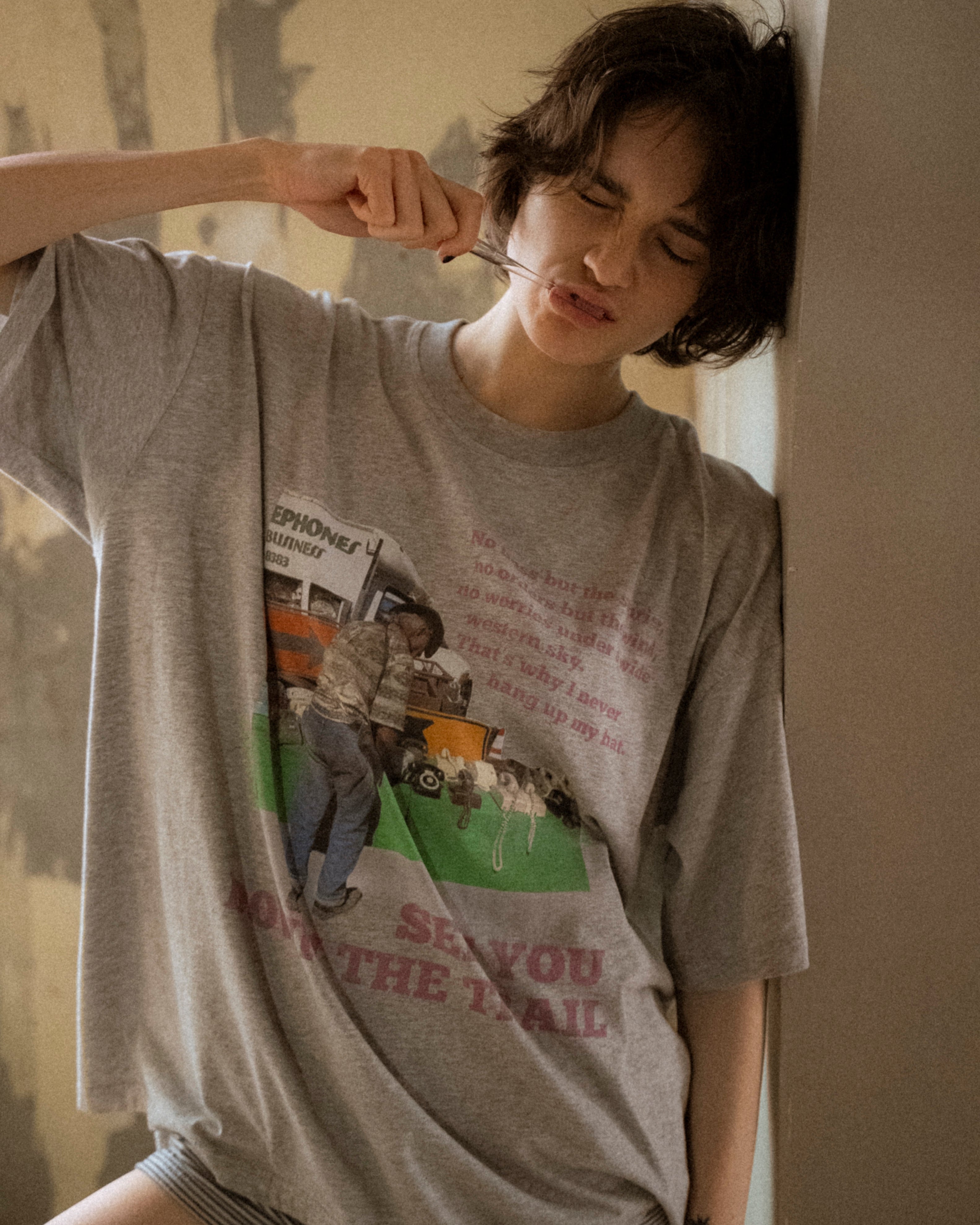 ルーズカラーロゴTee