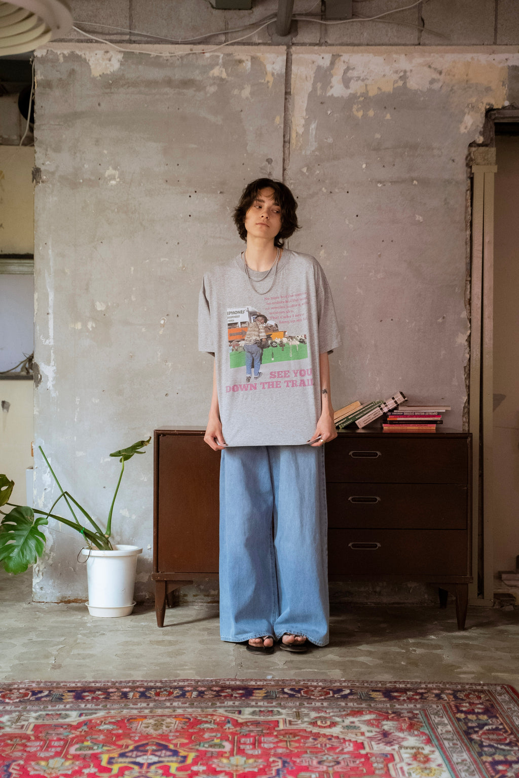 ルーズカラーロゴTee